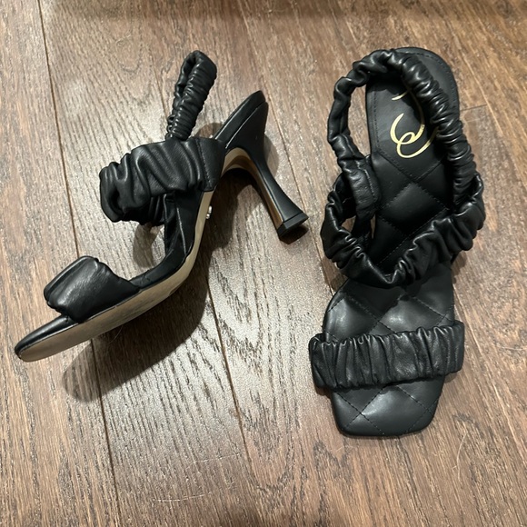Sam Edelman black ruched sandal. - Picture 2 of 3
